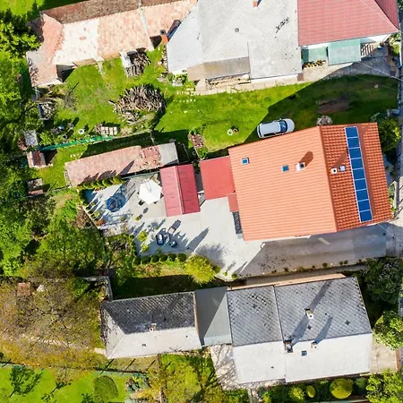 Oeskarszt דירה Urkut