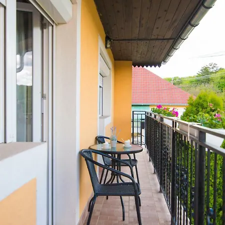 Oeskarszt Apartamento Urkut